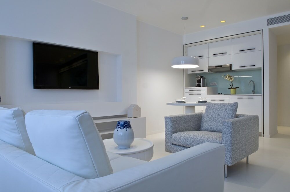 Фото B-aparthotel Regent