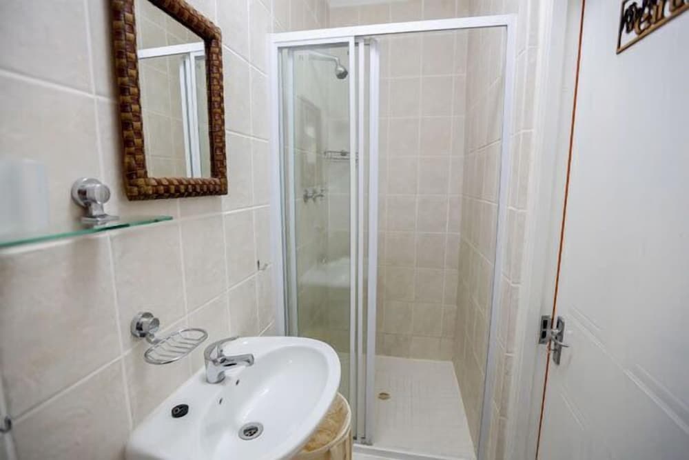 Фото Secret Garden Guesthouse