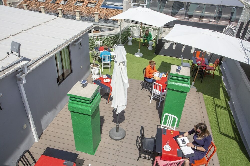 Фото Casual Madrid del Teatro