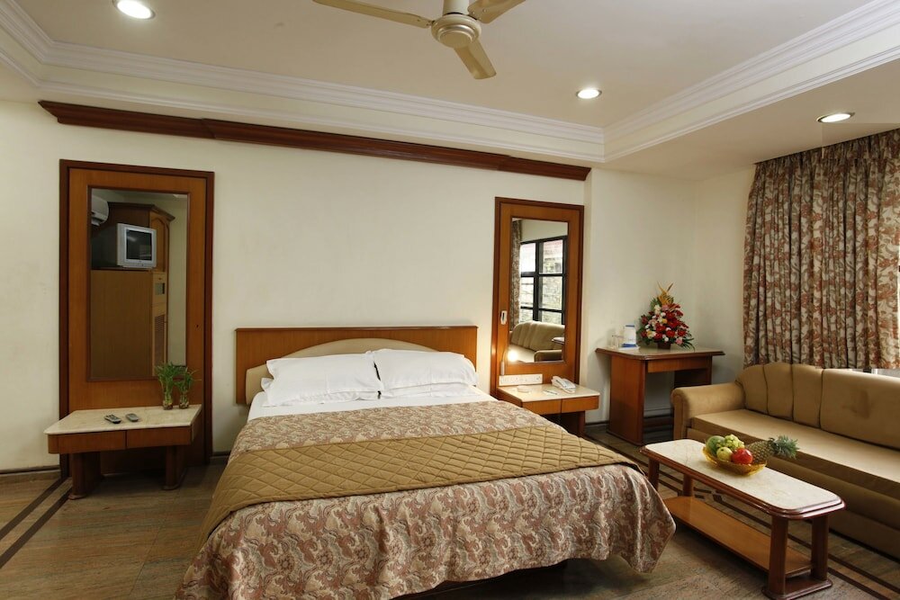 Фото Garden Hotel