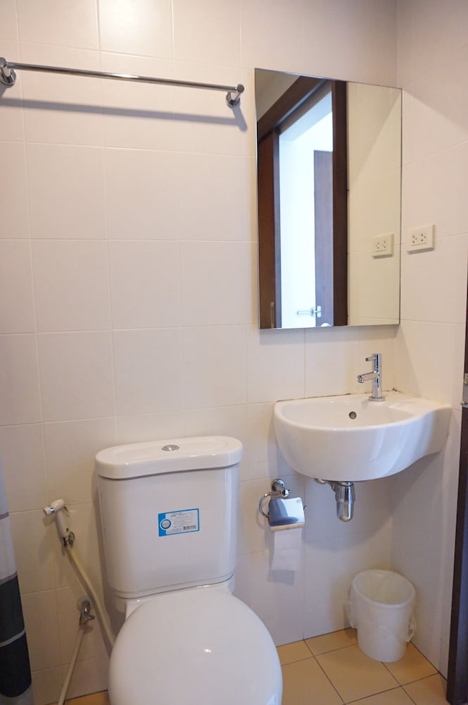 Фото Le Ranong Bistro Hotel