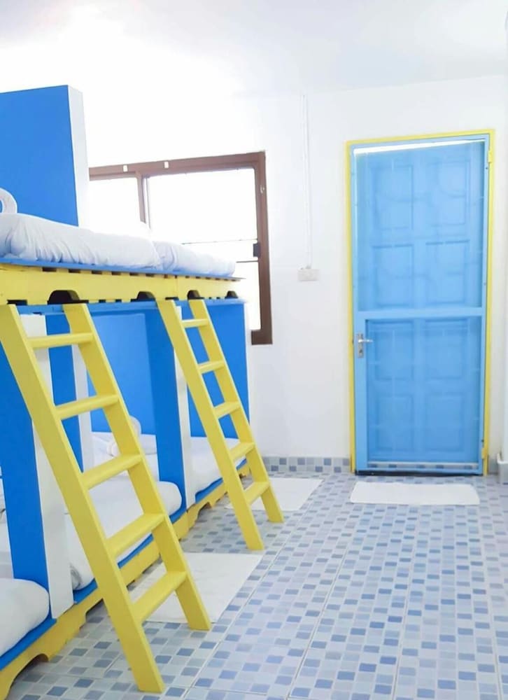 Фото Hua Hin Night Market Hostel