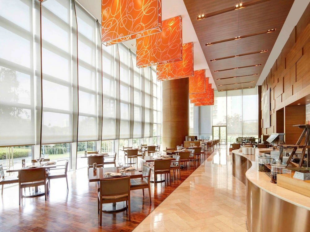 Фото Novotel Hong Kong Citygate