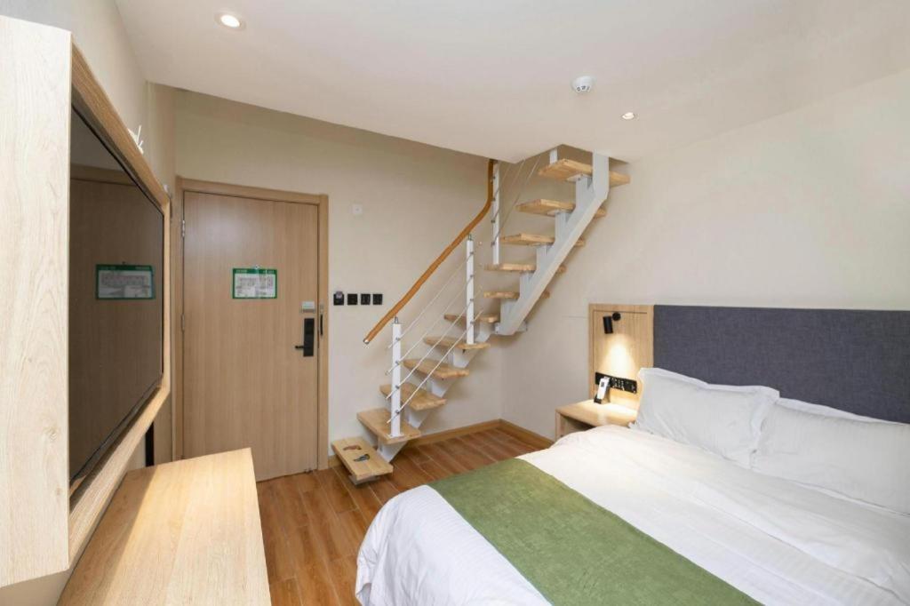 Фото GreenTree Inn Express Hotel (Beijing Qianmen Dashilan)