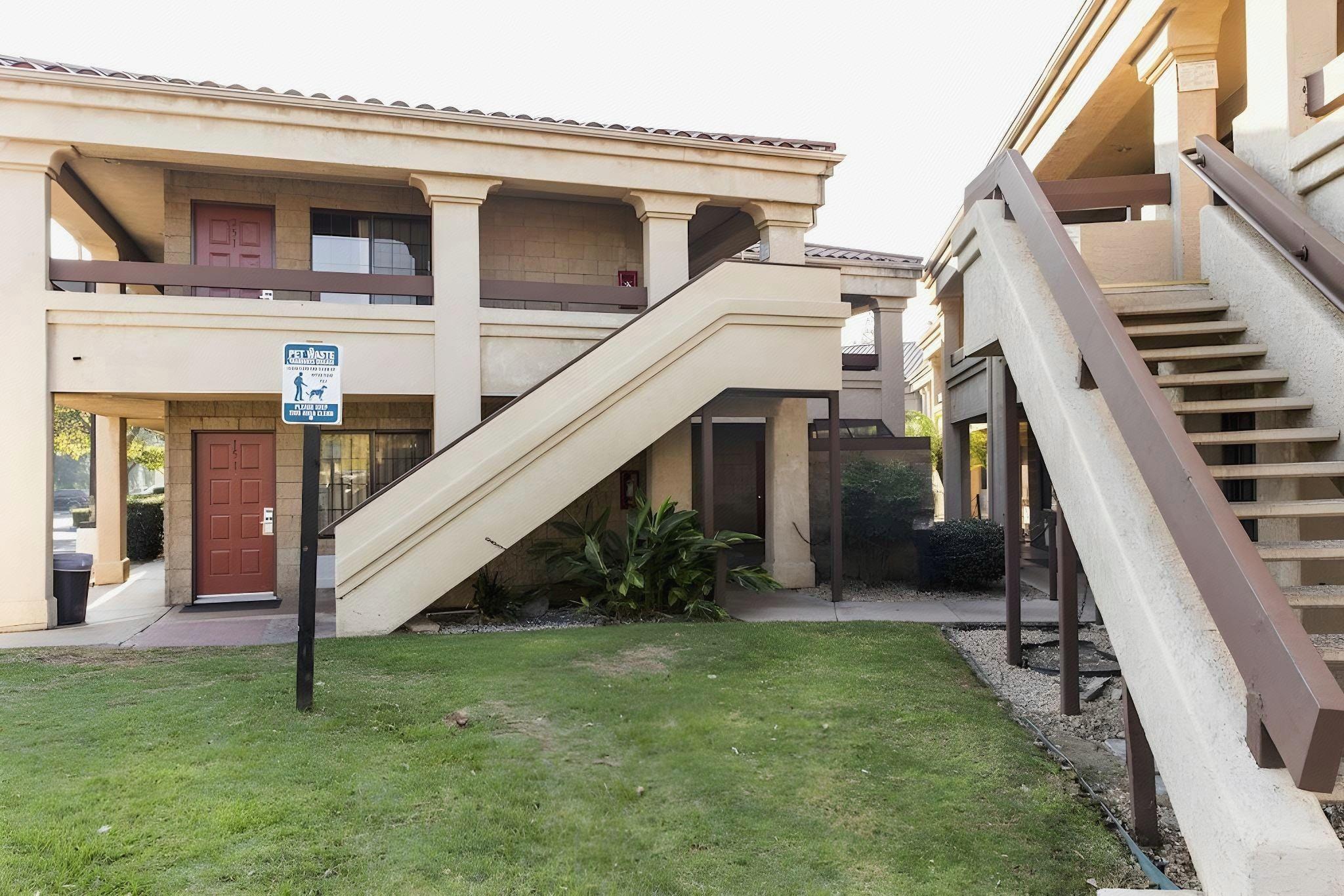 Фото Premier Inns Thousand Oaks