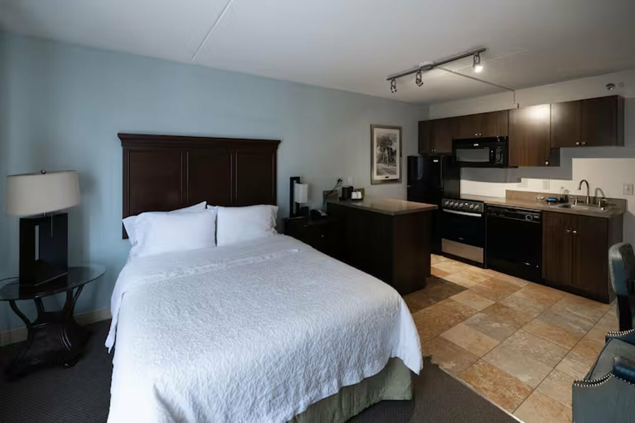 Фото Hampton Inn Portsmouth Central