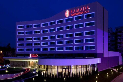 Гостиница Ramada Plaza by Wyndham Craiova в Крайове