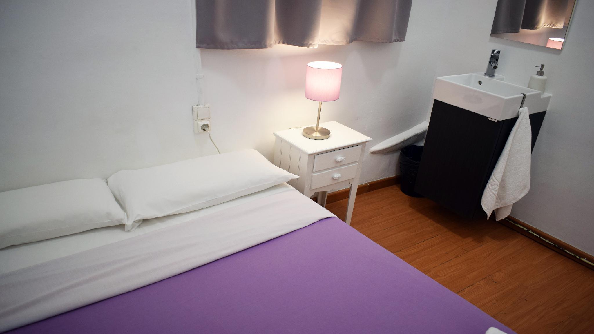 Фото Hostal MiMi Las Ramblas