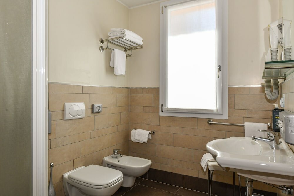 Фото Hotel Vienna