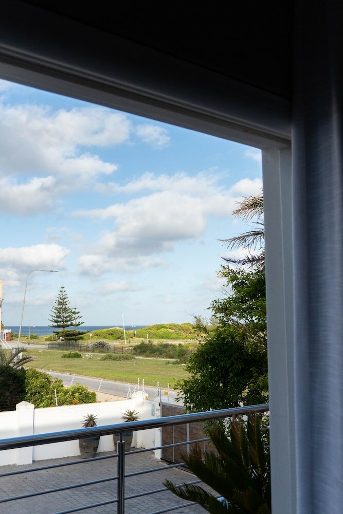 Фото Admiralty Beach House