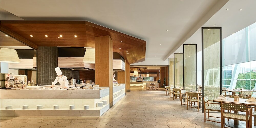 Фото Hualuxe Ningbo Harbor City, an Ihg Hotel