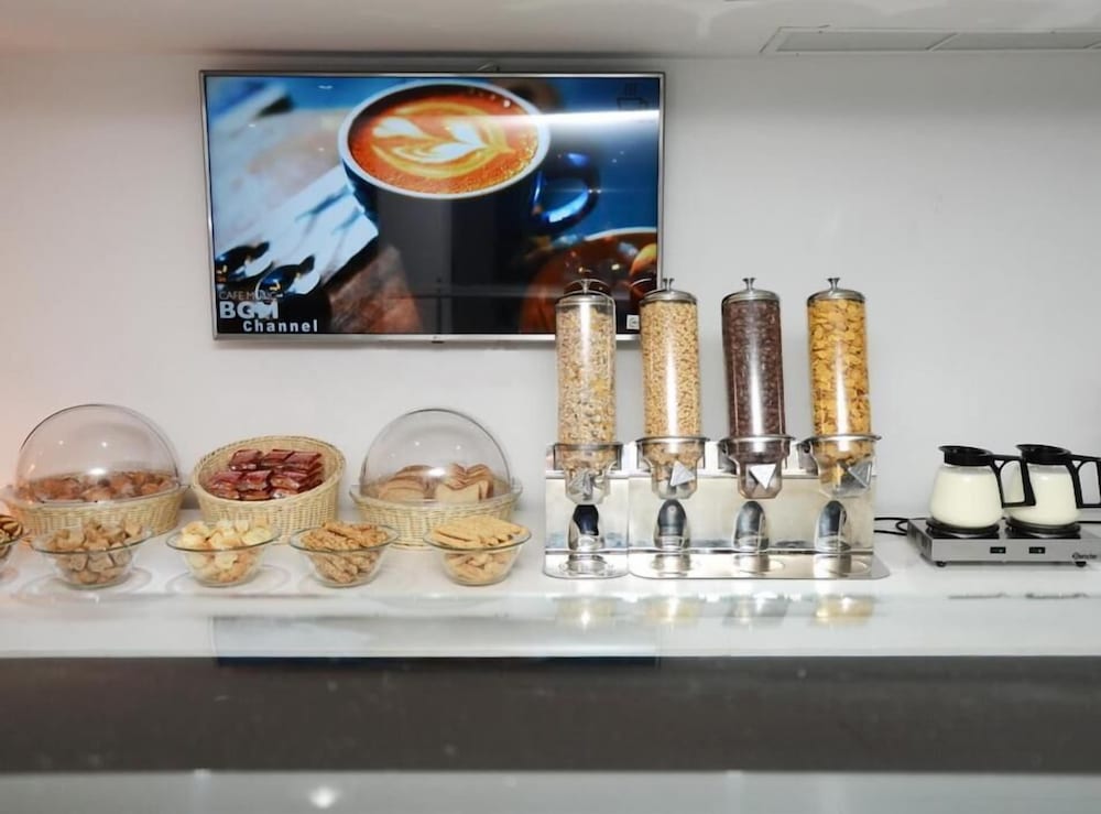 Фото Breeze Boutique Hotel