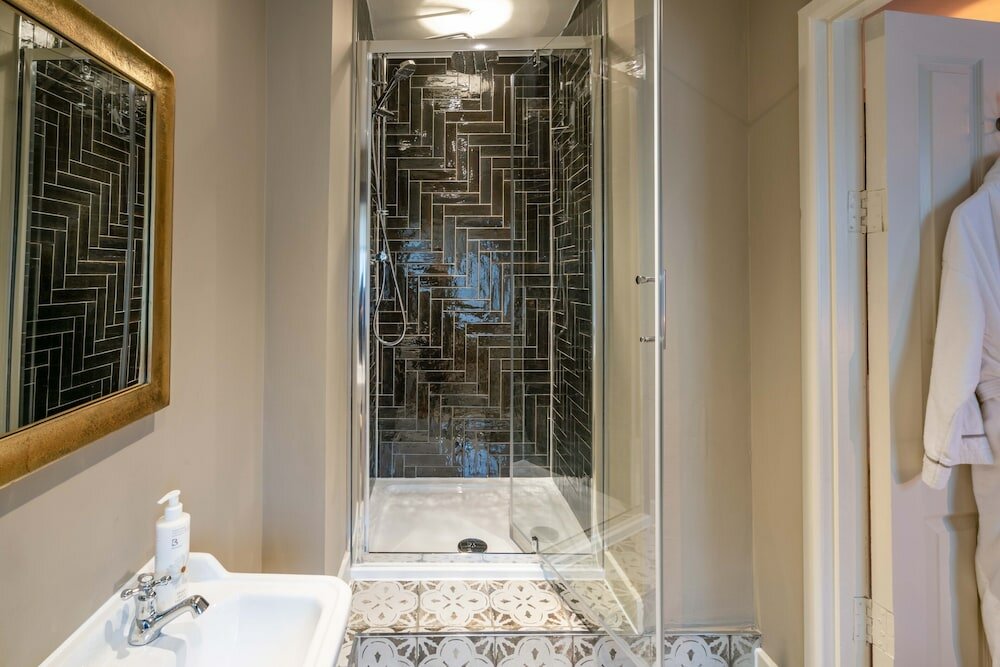 Фото The George Inn and The Plaine