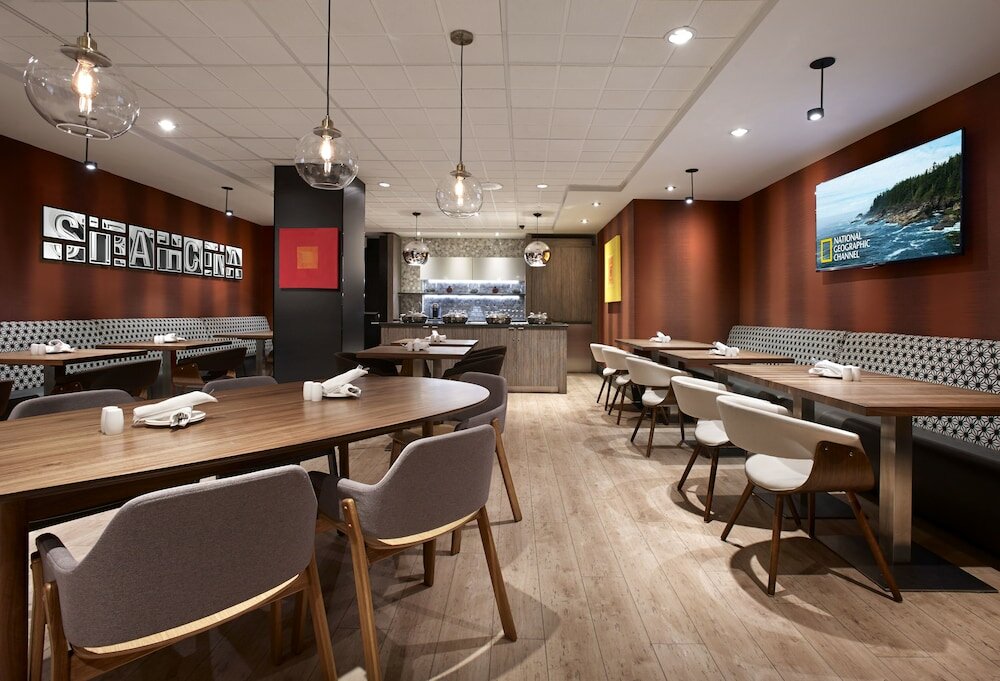 Фото Strathcona Hotel