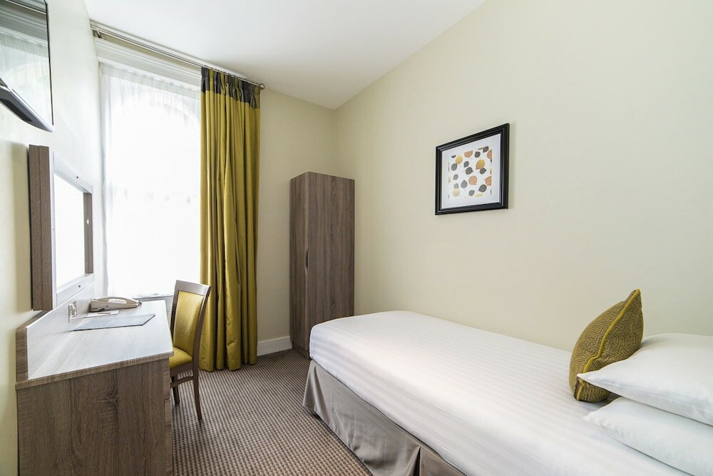 Фото Phoenix Hotel