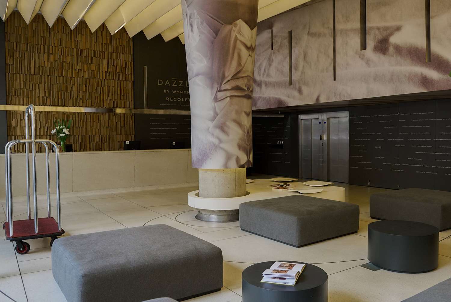 Фото Dazzler by Wyndham Buenos Aires Recoleta