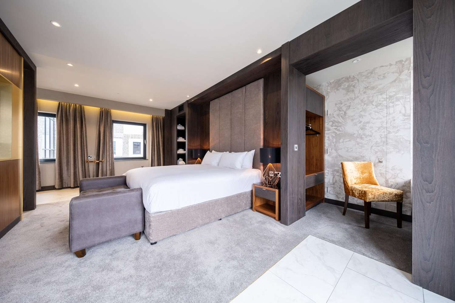 Фото Ten Square Hotel