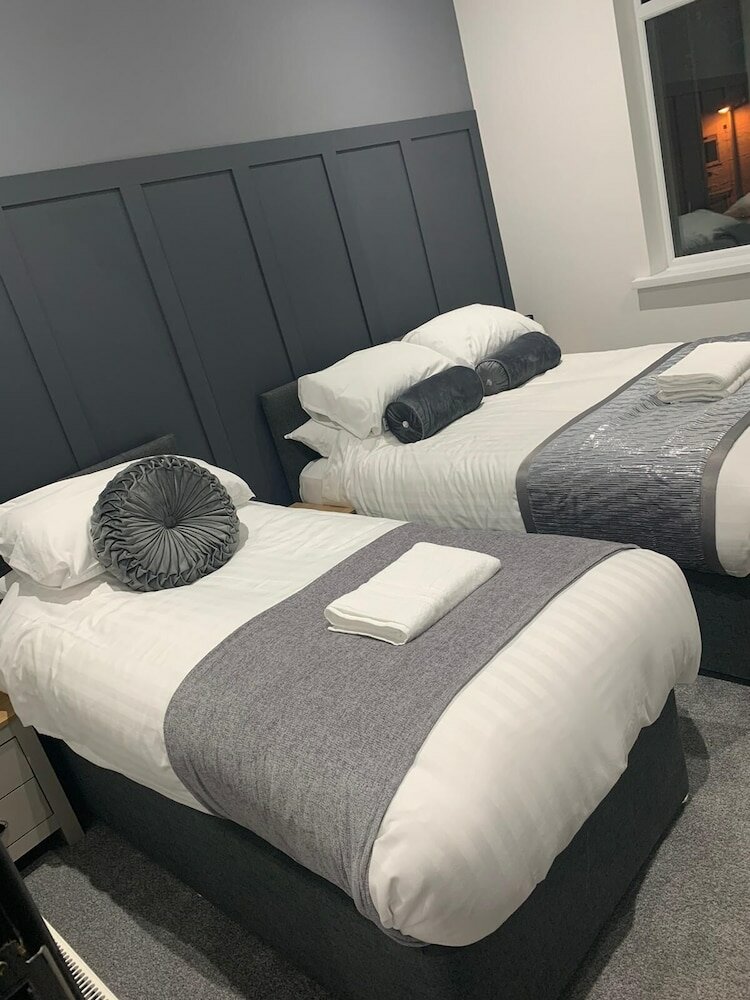 Фото Woodhouse Hotel