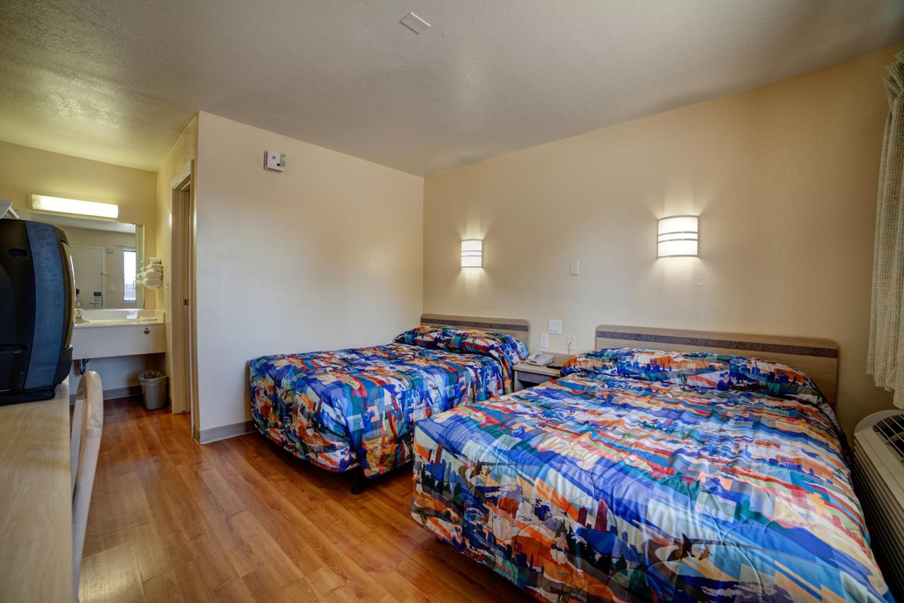 Фото Super 7 Inn