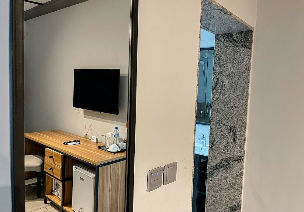 Фото The Blowfish Hotel