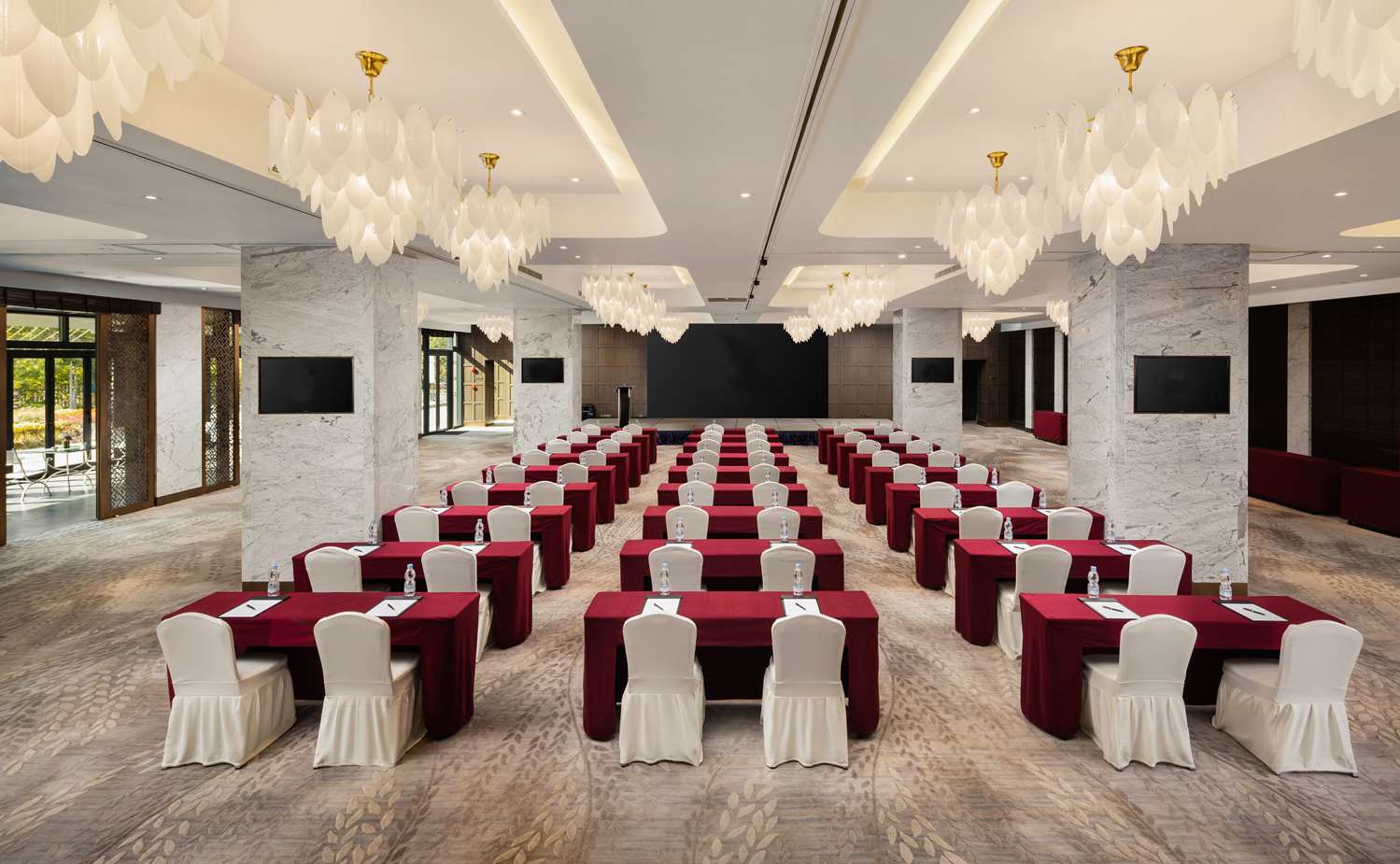 Фото DoubleTree by Hilton Shanghai Hongqiao