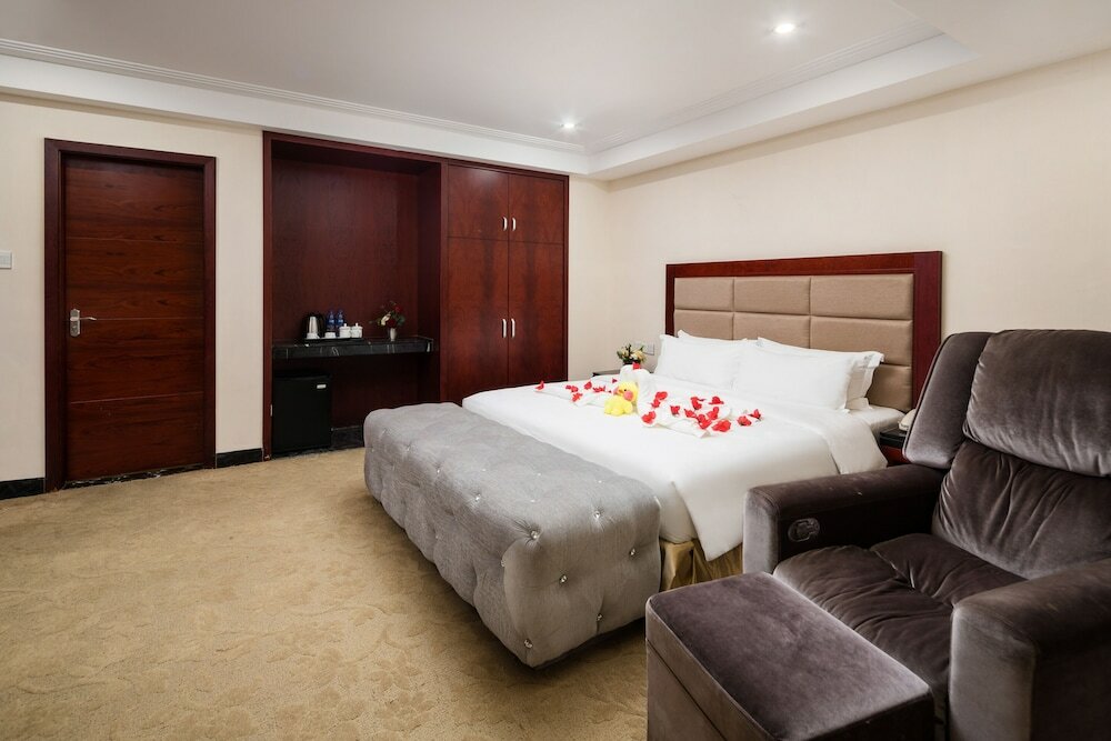 Фото Guangzhou Gorgeous Hotel