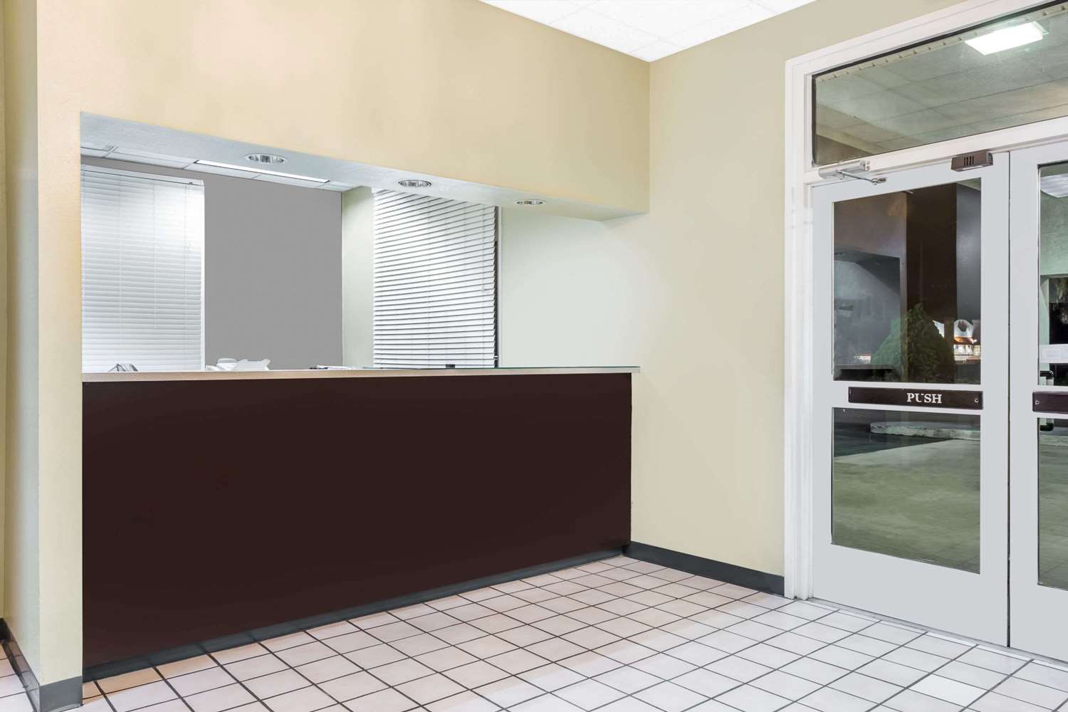 Фото Super 8 by Wyndham Port Wentworth Savannah Area