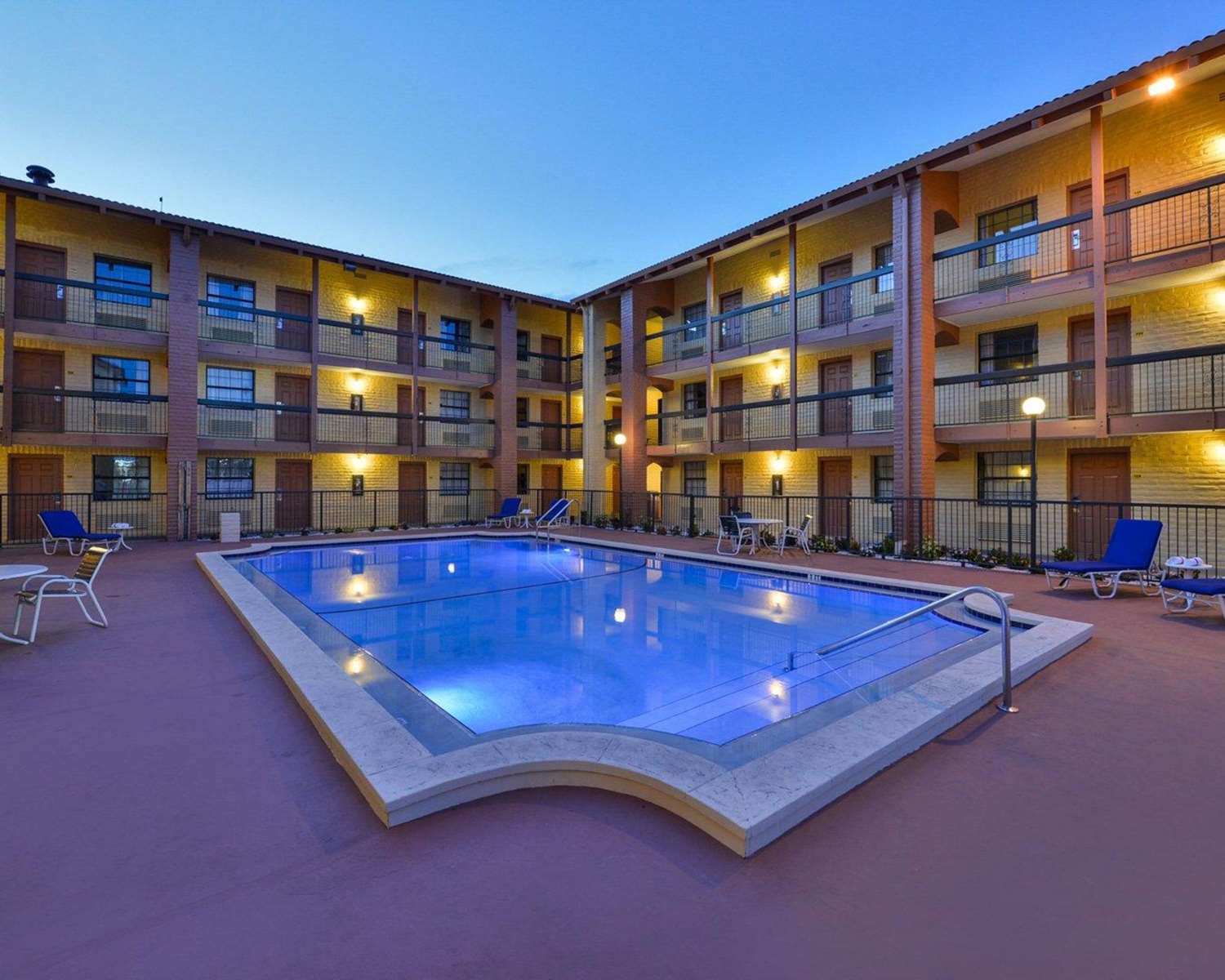 Фото отеля 3