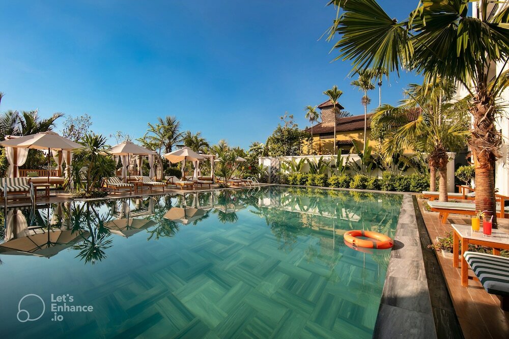 Фото Shining Riverside Hotel and SPA