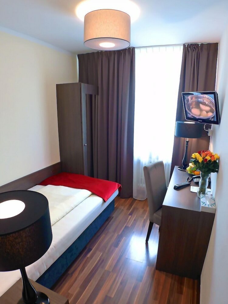 Фото Admiral Hotel