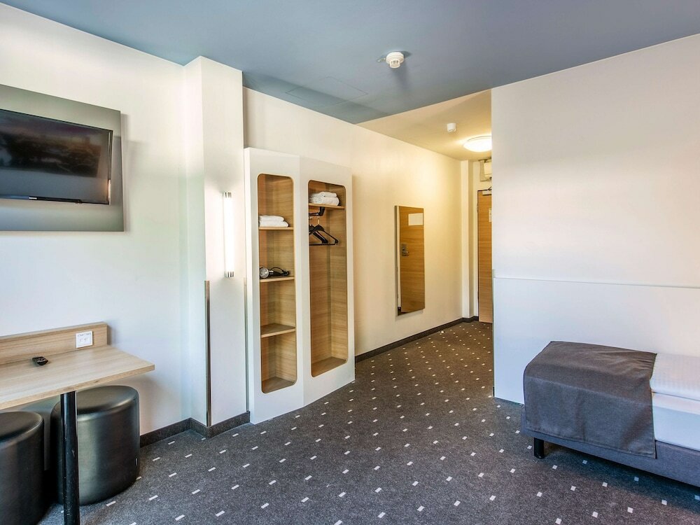 Фото B&b Hotel München City-Nord