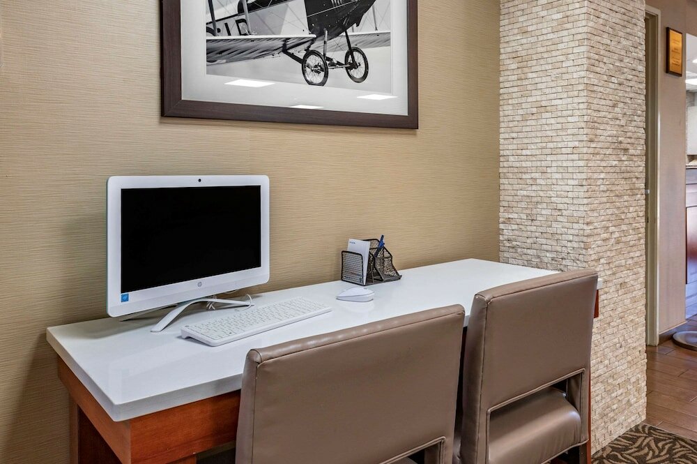 Фото Comfort Inn And Suites