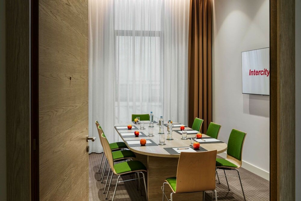 Фото IntercityHotel Amsterdam Schiphol Airport