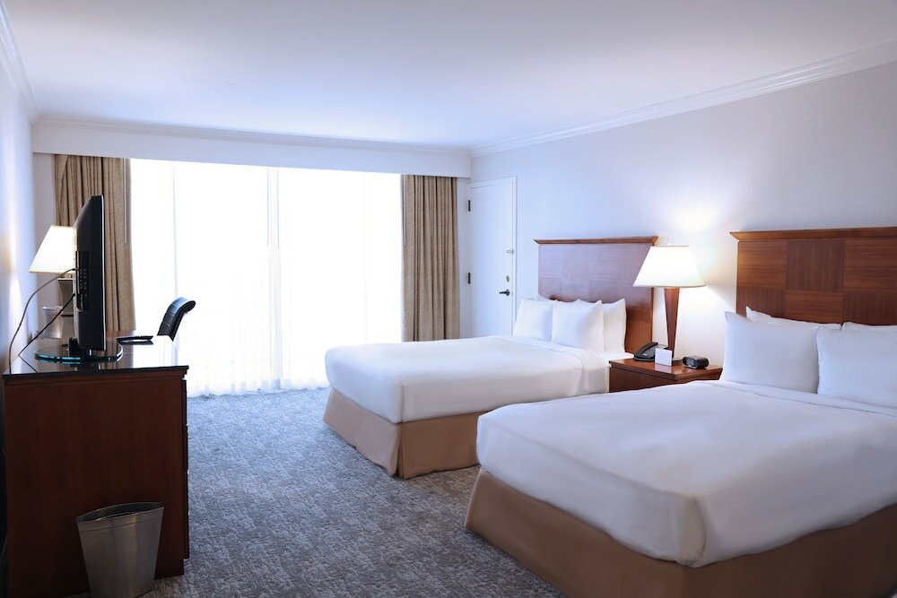 Фото Ontario Airport Hotel & Conference Center