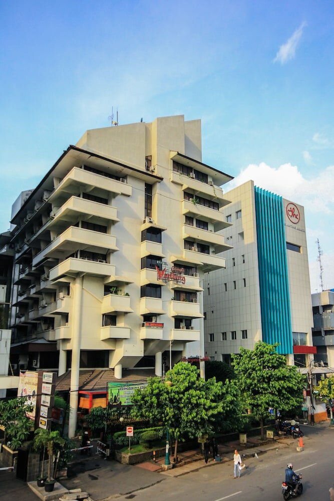 Фото Grand Menteng Hotel