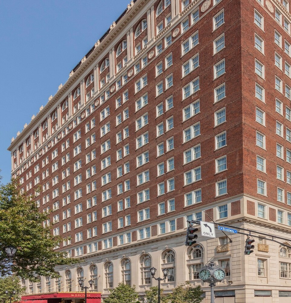 Фото The Brown Hotel