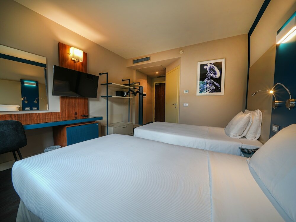 Фото La Meridiana Bleisure Hotel