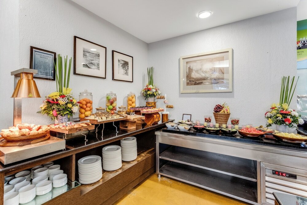 Фото Whispering Palms Beach Resort