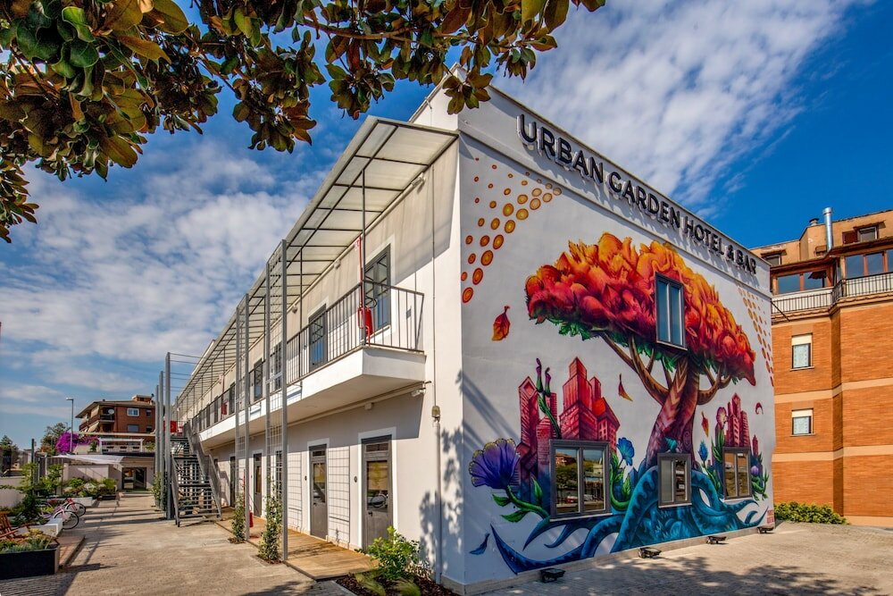 Фото отеля 1