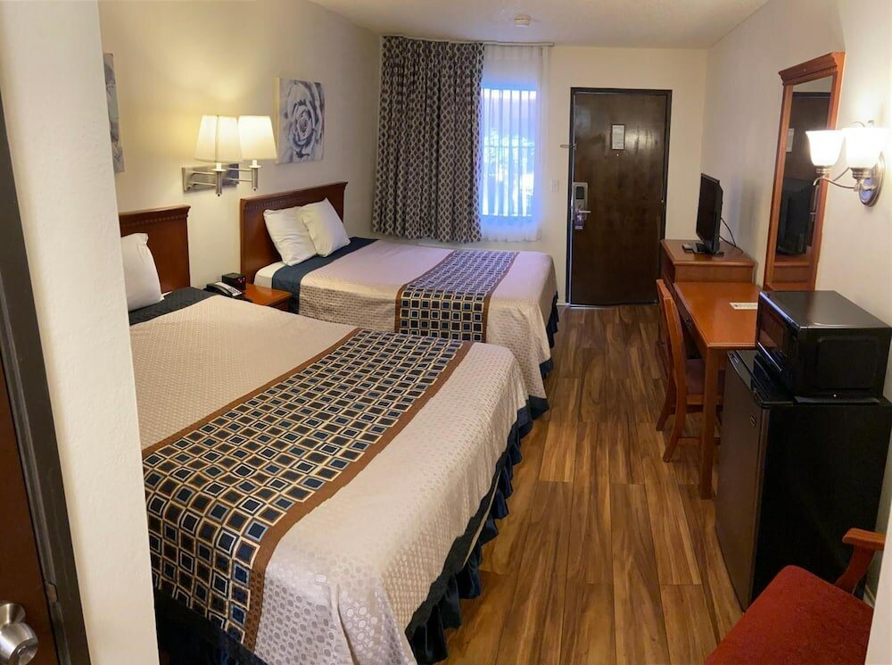 Фото Vantage Point Inn Woodland Hills