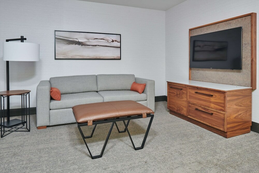 Фото DoubleTree by Hilton Fullerton