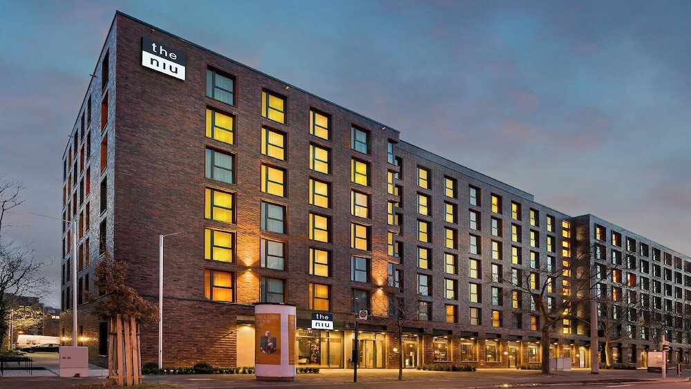 Фото The niu Square