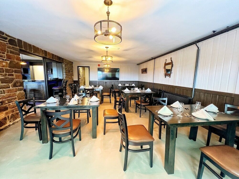 Фото Inn at the Falls