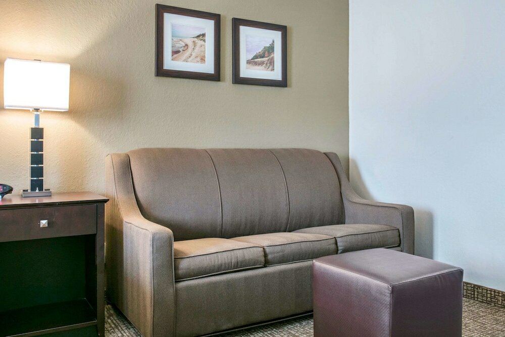 Фото Comfort Inn & Suites Porter near Indiana Dunes