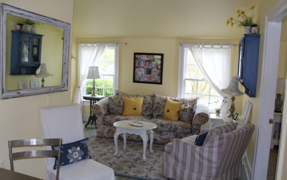 Фото Hope and Glory Inn and Vineyard