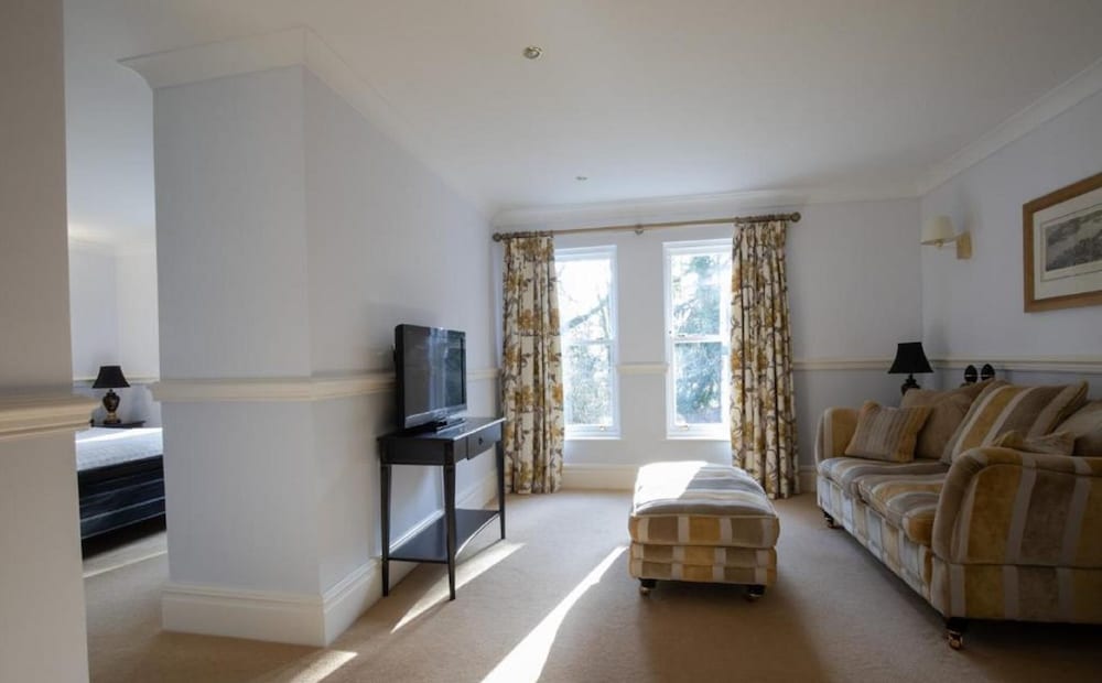 Фото The Dower House Hotel