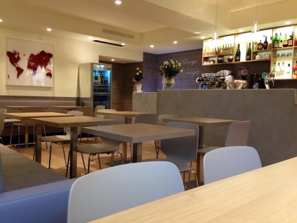 Фото Hotel Moniga