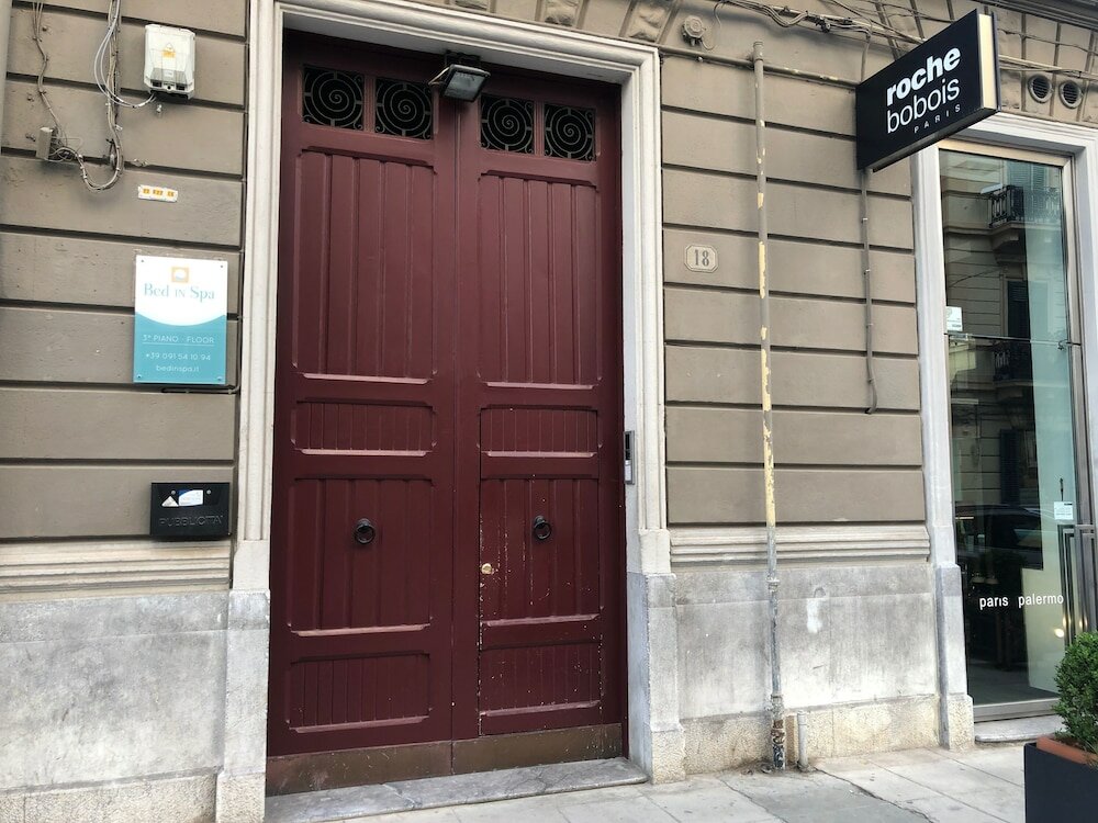 Фото отеля 2