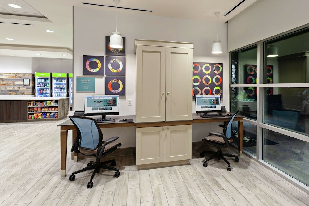 Фото Home2 Suites by Hilton Temecula