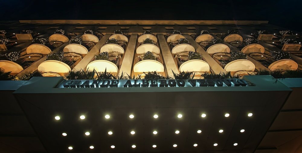 Фото Grand Hotel Vesuvio